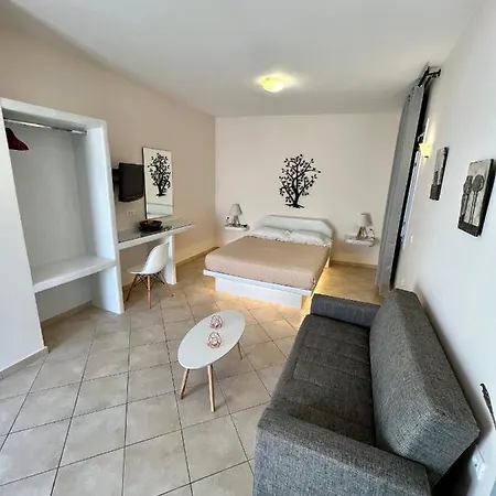 Artemisia Caldera 招待所