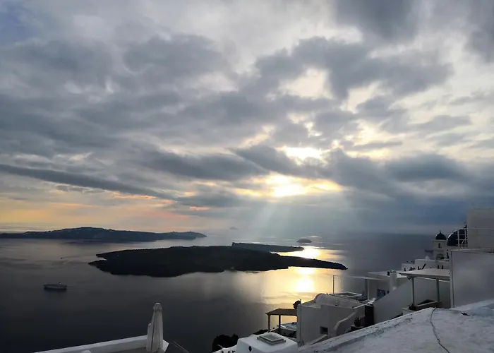 Artemisia Caldera Πανσιόν 4*