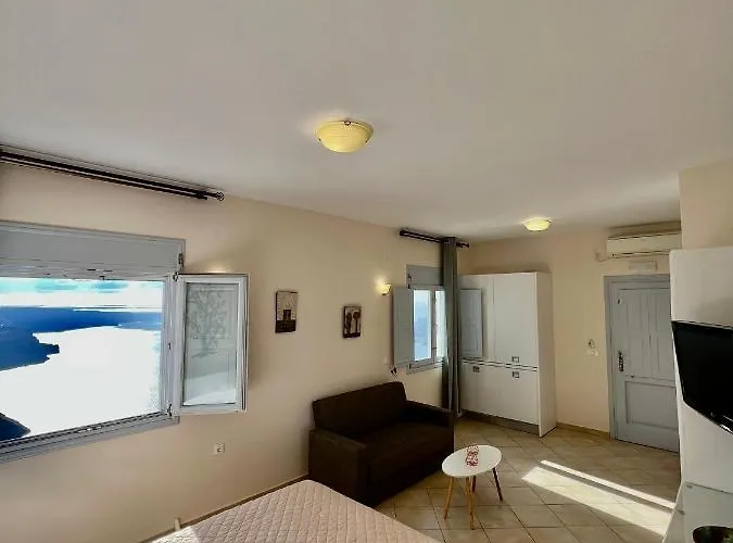 Artemisia Guest house Imerovigli (Santorini)